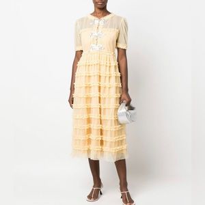 Nwt: SALONI DRESS.Stunning cream dress with silver bow detail.